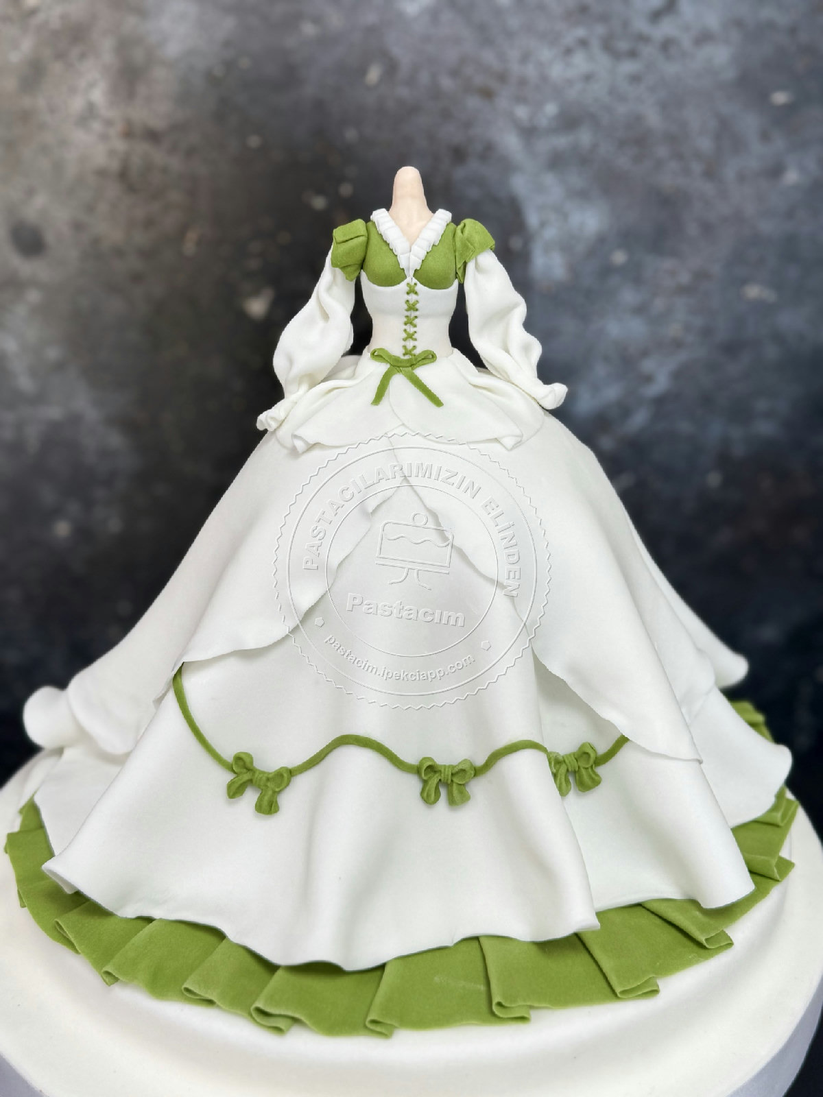 Şeker Hamuru Fondant Düğün Pastası — şeker hamuru fondant pasta, yeşil pasta, 3 boyutlu pasta