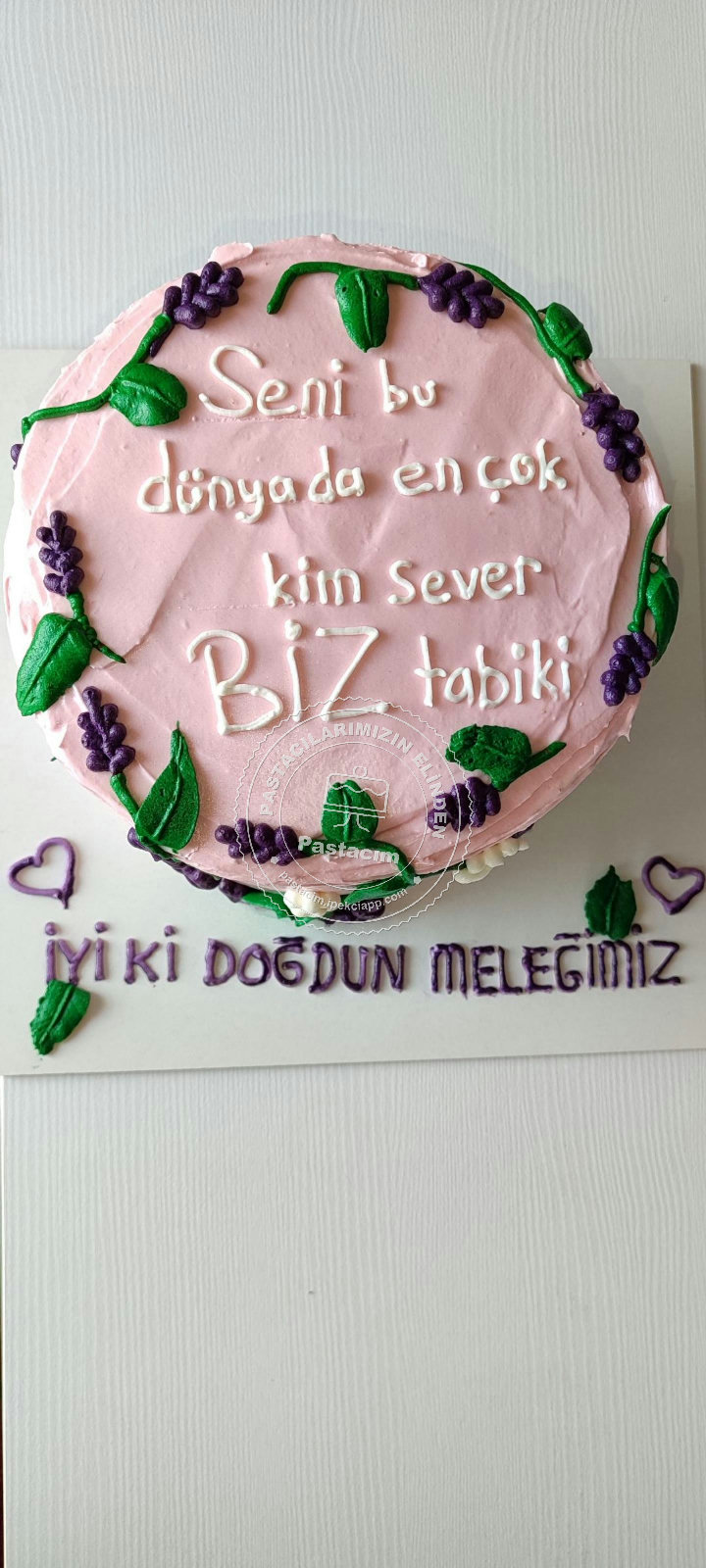 Mor Kadın Doğum Günü Pastası — mor pasta, yeşil pasta, çiçek pasta