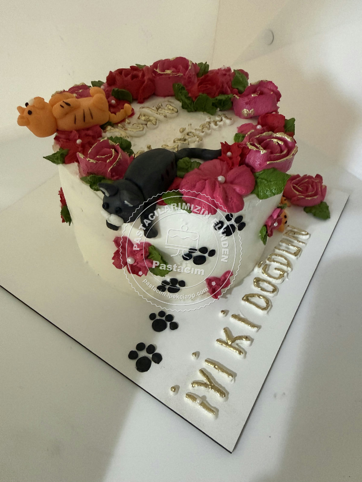 Kedi Temalı Pasta